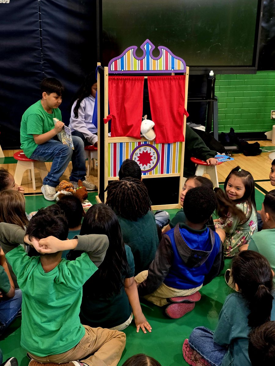 Gus the Gator tweet media