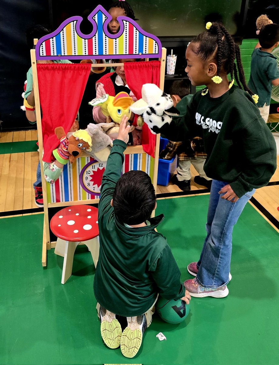 Gus the Gator tweet media