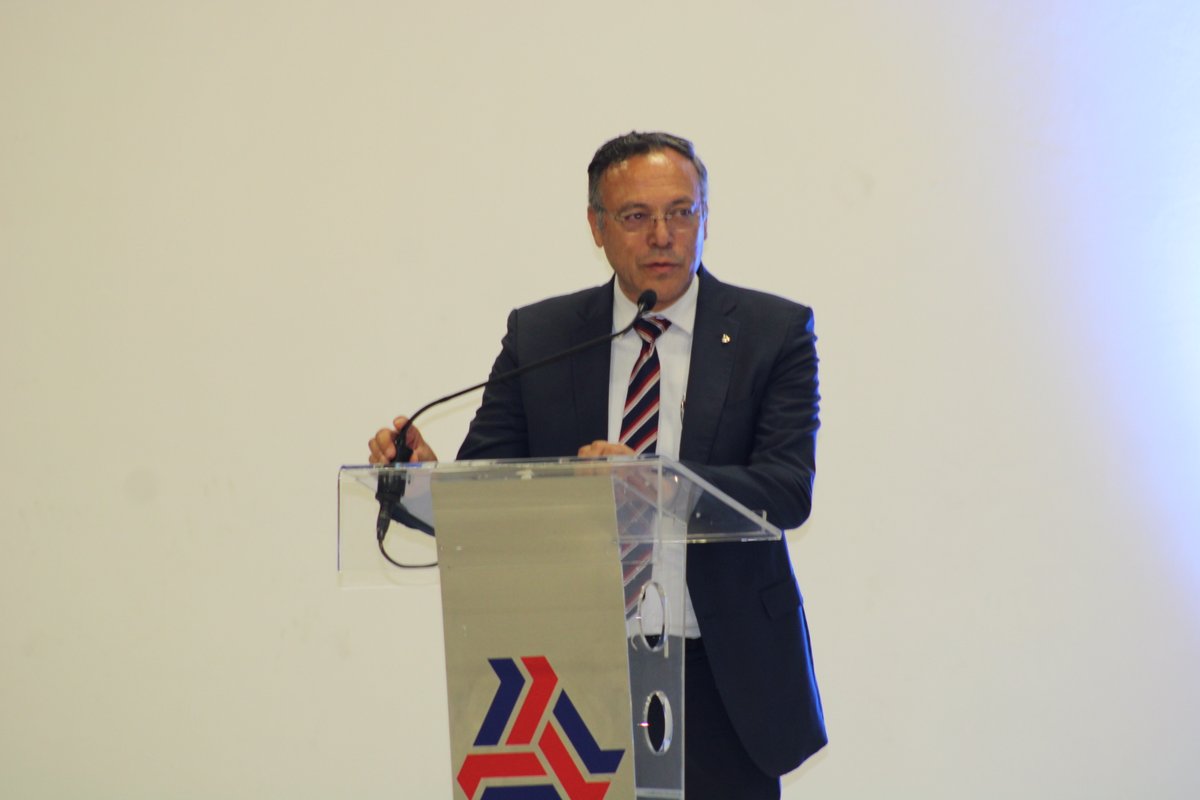 La Salle Bajío tweet media