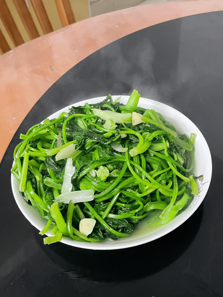 AnandareddyK's tweet photo. 【本周新鲜食材清单】本地直采有机蔬菜（小番茄/生菜/菠菜）+ 散养土鸡蛋30枚 + 现杀鲜鸡胸肉500g，今日下单次日达，满68减10~ https://t.co/YWCnneYNJ0
