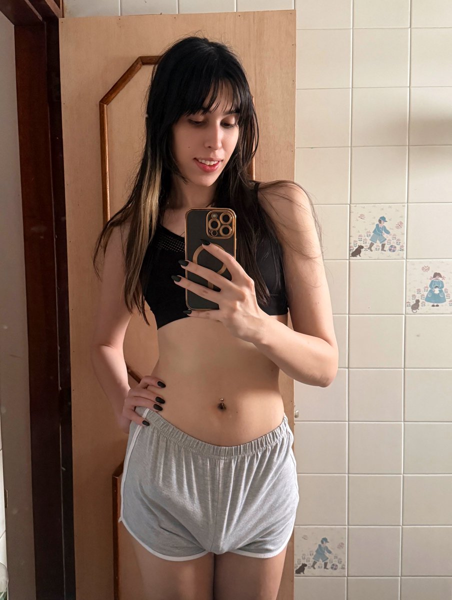 dicen que una mujer sin pene es como un vaso de coca cola caliente… es verdad?