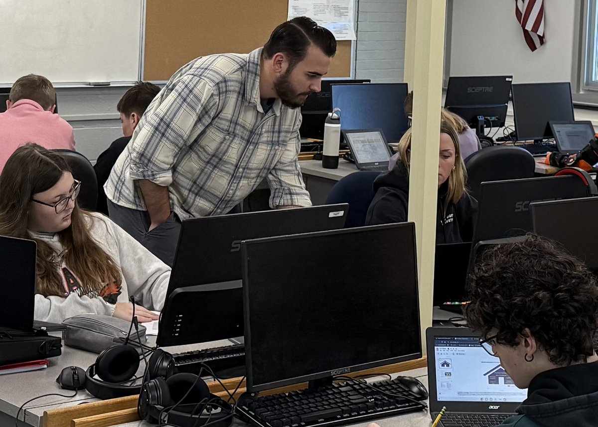 West Delaware School tweet media