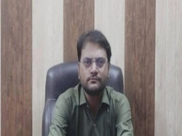 NAWZENTRA's tweet photo. Abhishek, a government employee working as a Junior Assistant in the Social Welfare Department of Uttar Pradesh, has posted highly objectionable content targeting Indian Muslims.

He allegedly used abusive language and shared an extremely offensive WhatsApp status insulting the Muslim community.

We urge @Uppolice & @dgpup to take strict action against such anti-social elements. Hate speech from a government employee is unacceptable and must be addressed according to the law.