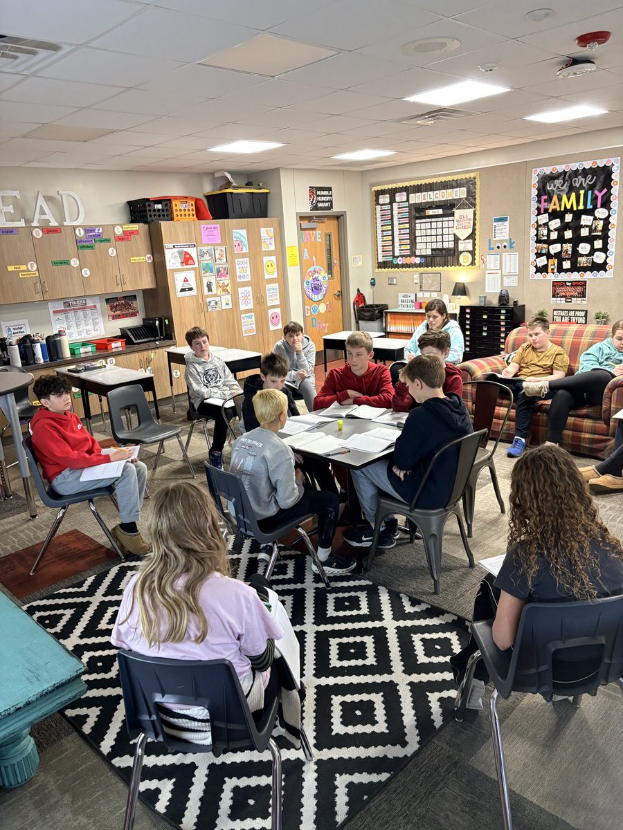 6PerryADM's tweet photo. Thinking critically about theme in our current ELA novel study with a fishbowl discussion! So proud of these 6th graders! 🤔🗣️📖

#iteach6thgrade #amplifyela #elateacher #habitsofdiscussion https://t.co/NjyCz2nxwz
