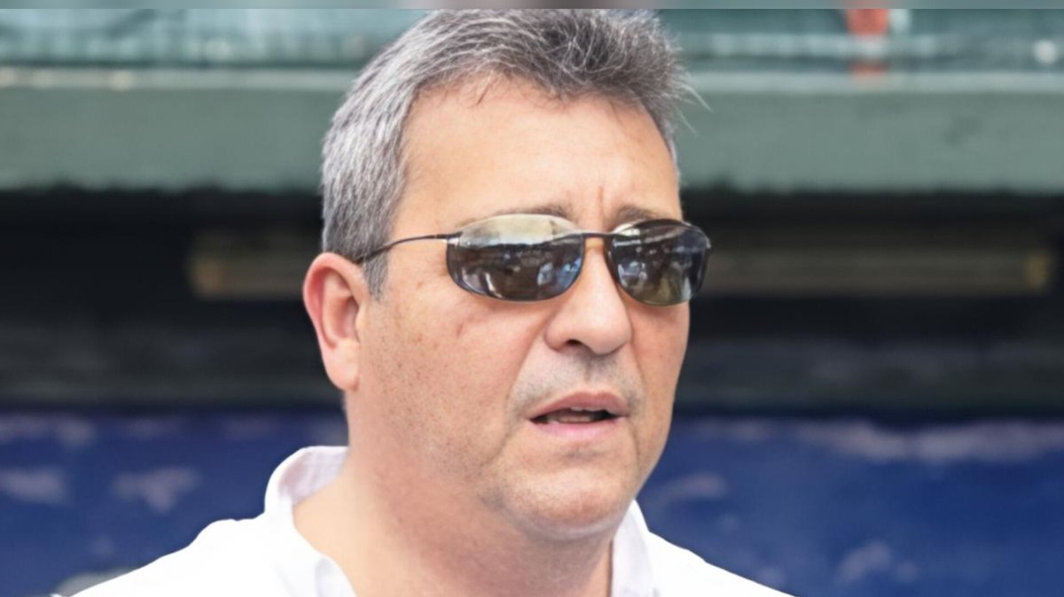 Samuel Moscatel nos confirma la información adelantada por el colega Alejandro Villegas. 

Ayer Moscatel se reunió con la directiva de #Leones.

El Gerente 4 veces campeón con Caribes, nos comentó que la entrevista fue de 3 horas, y que hay más candidatos para el puesto.

#LVBP