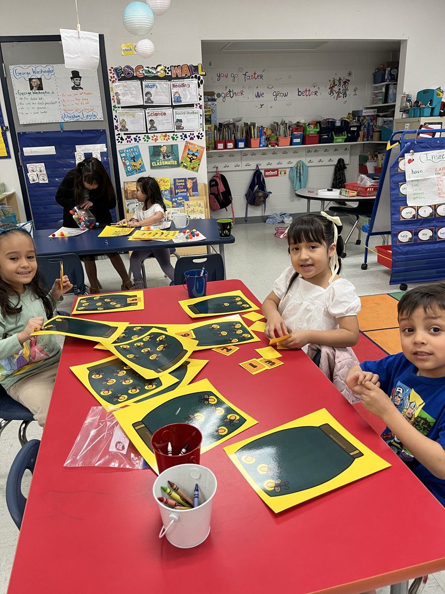 vaviles01's tweet photo. ESL Academy stations. #patriotpride https://t.co/Jyq0jDq14z