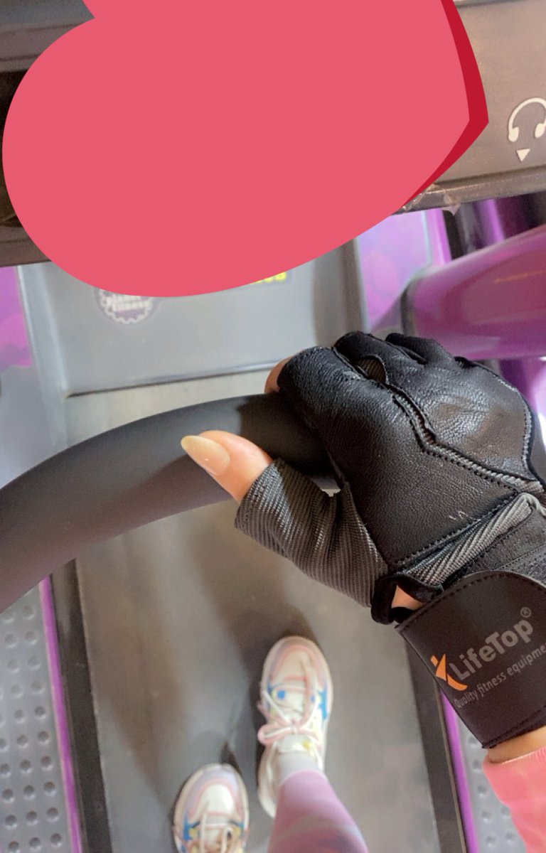 فاطِمـة الظفيـري . tweet media