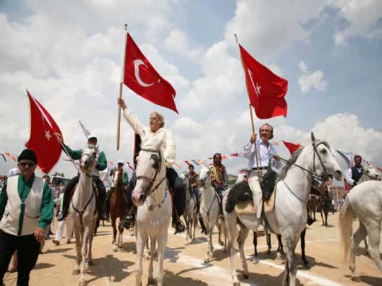Cüneyt Arkın tweet media
