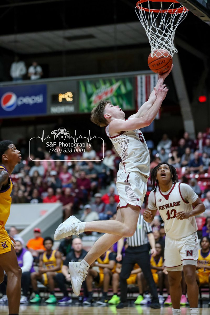 Zach_Meister28's tweet photo. @nhsbbasketball-50  R'burg-37
Elite 8 - let's GOOOOOO
Thanks for the awesome pic @TeresSmith https://t.co/NImM9L940m