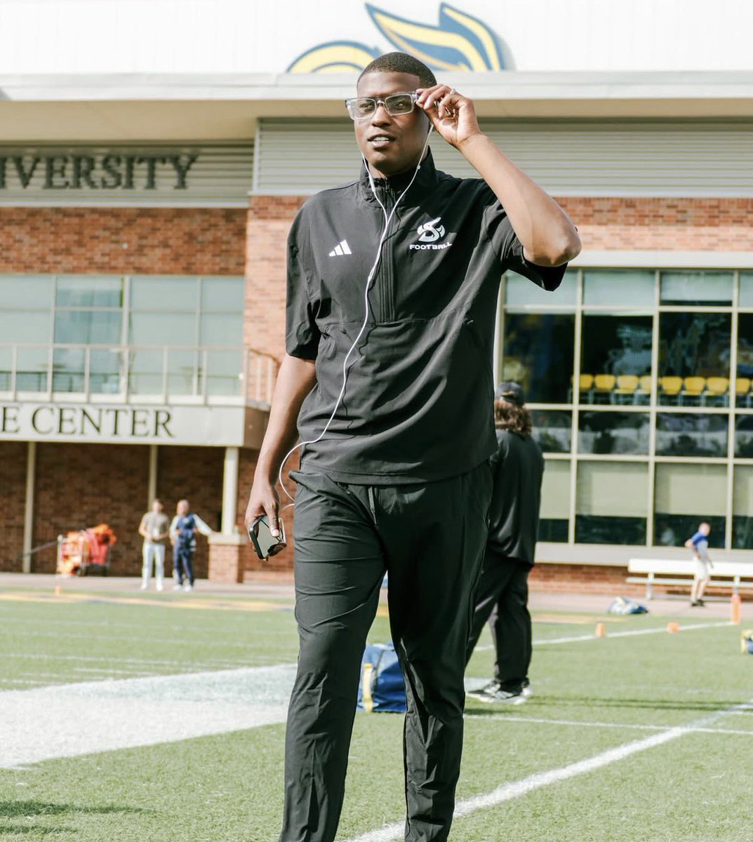 BlairAngulo's tweet photo. San Diego State is hiring CJ Pollard for a recruiting coordinator role, @247Sports has learned. Served as Director of Recruiting at Sac State and is deeply connected up and down the West Coast. Former high-profile prospect out of Gardena (Calif.) Serra:  https://t.co/CPJb9IFBMH https://t.co/bUDGPs8sjj