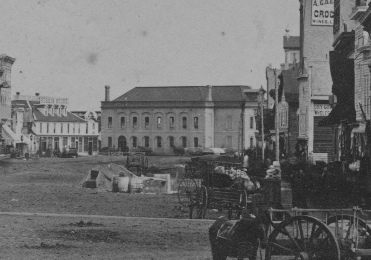 cityofwinnipeg's tweet image. Did you know our first City Hall opened 150 years ago on March 14, 1876? Here’s a #TBT photo from #WpgArchives after it opened. Learn more about #Winnipeg’s three City Halls: winnipeg.info/4lmSa1A