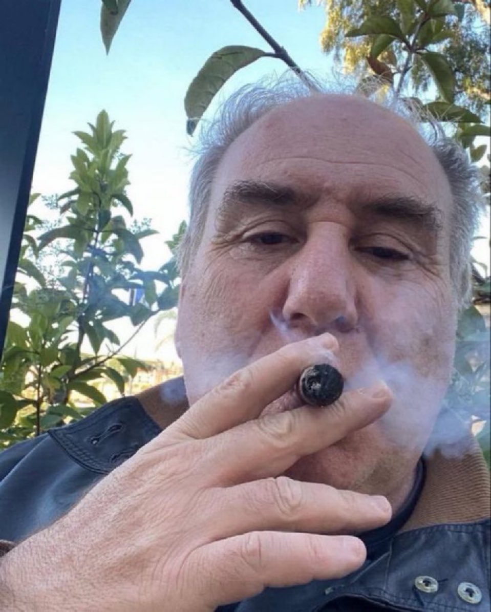 Robert tweet media