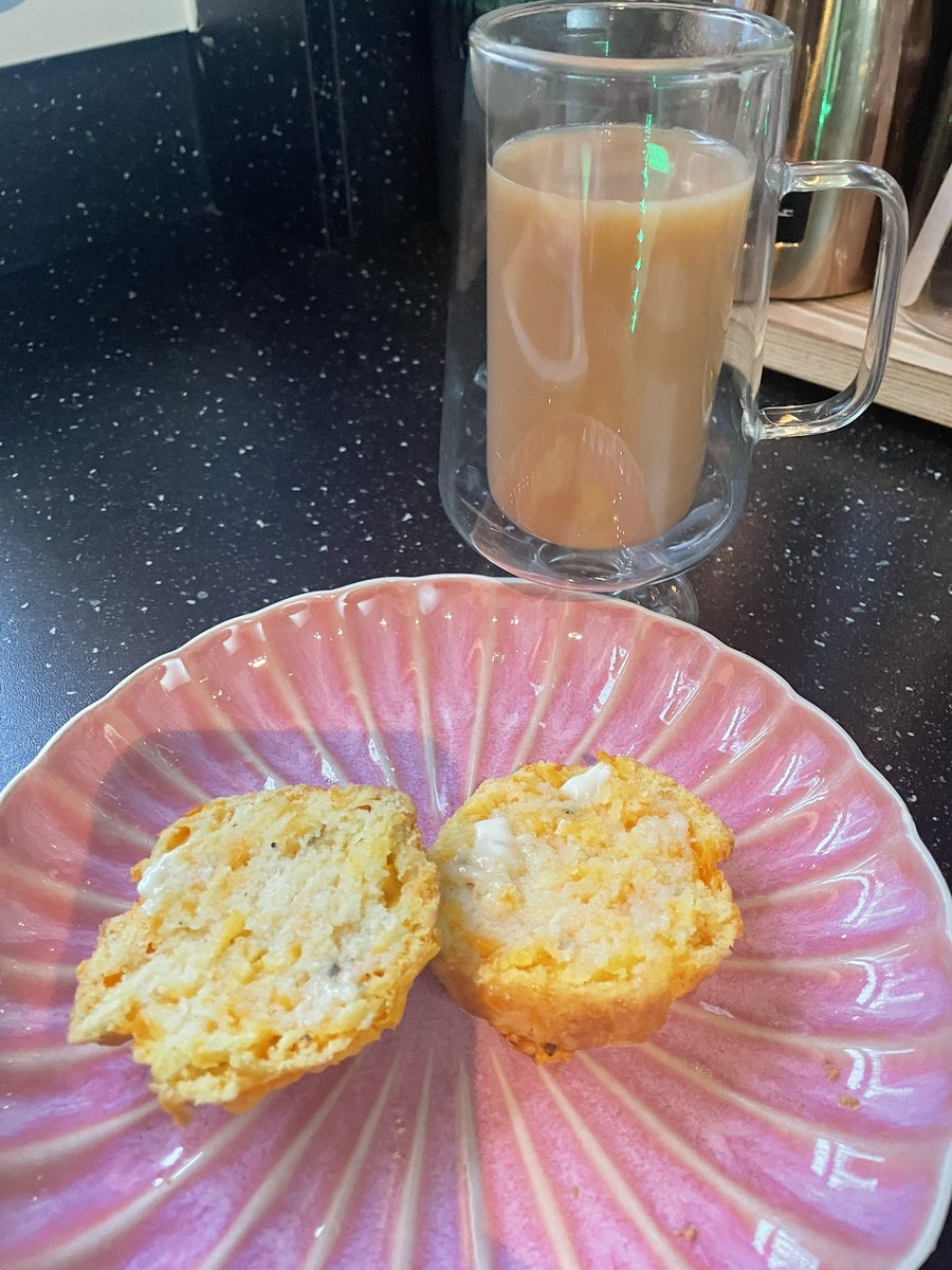 devereux1655's tweet image. I can confirm they are delicious- choc cake in oven #baking #tea #scones #glutenfree