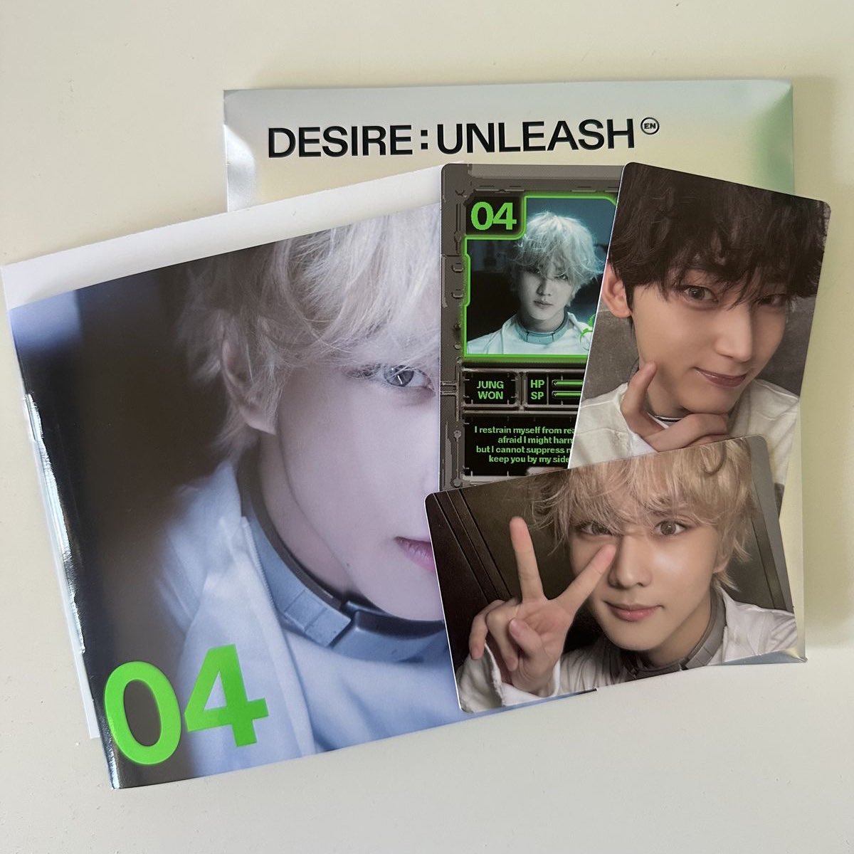 maedarikuzinho's tweet photo. quer ganhar um álbum do enhypen? então presta atenção nas regras! ☝🏻

⚠️ REGRAS DO PROJETO #FICAHEESEUNG

a dinâmica vai ser simples: vocês precisam comentar as tags, mas não vale comentar só a tag. coloquem alguma coisa antes (frase, palavra, emoji, etc).

irei jogar o tweet num site e ele irá sortear o ganhador. quanto mais comentar mais chance de ganhar! 🎉

🎁 prêmios:
• 1° lugar - álbum DESIRE: UNLEASH (jungwon)
• 2° lugar - álbum the sin: vanish – fugitives (jungwon)

⚠️ aviso importante:
• frete nacional fica por conta do ganhador
• resultado: domingo (15/03) 

comentem bastante e seguindo as regras! 👀

tags abaixo ⬇️
