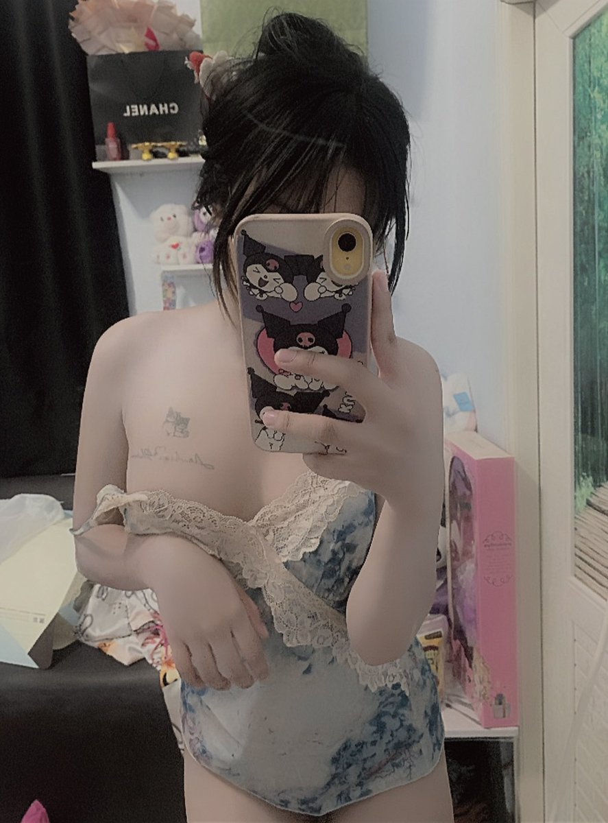 พลอย tweet media