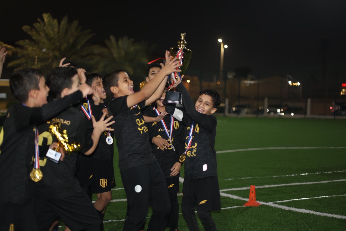 DhahranAcademy's tweet photo. لقطات من بطولة اكاديمية الدوحة الرمضانية لمواليد 2016 واللي انتهت بتتويج فريق الظهران بالبطولة  🤩👏

#أكاديمية_الظهران
#champion https://t.co/F2SCefKZTA