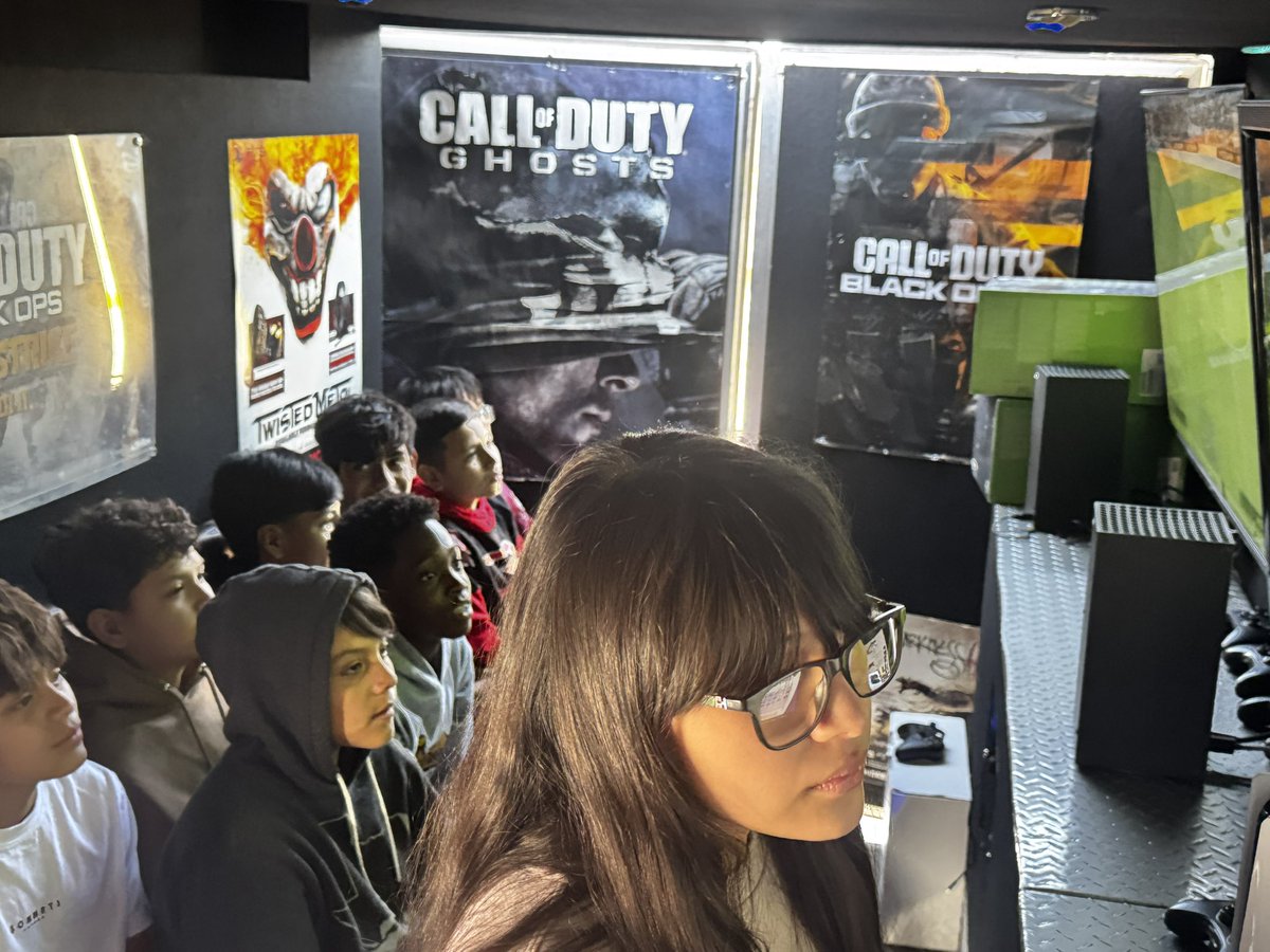 Daniela Palmer tweet media