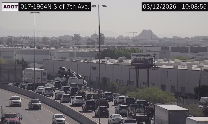 I-17 southbound after 7th Ave: A crash is blocking the right lane.