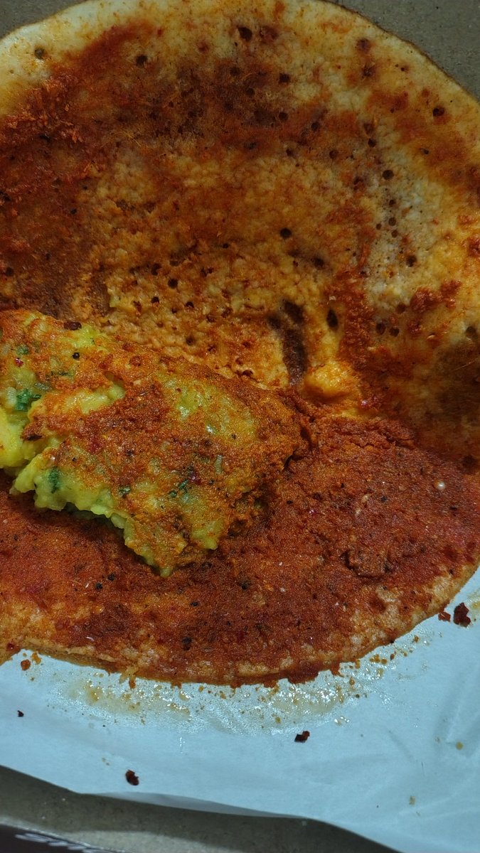 Sameerkh67's tweet photo. @Swiggy order this mysore masala dosa From toing. So much bad quality and smell. Raise complaint over chat no response then in mail no response now this is 2nd time in twitter. They are totally ignoring customer care. Toing is their new food delivery app that is worst @Swiggy https://t.co/xaisQeL7N4