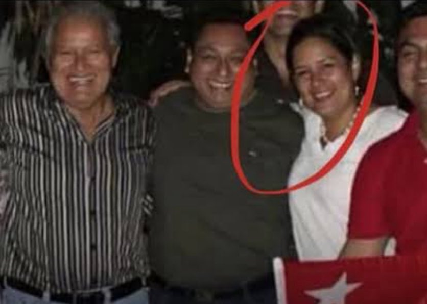 La gente que dice denunciar “crímenes de lesa humanidad”

Formaban parte del Gobierno que permitió el exterminio masivo de salvadoreños durante sus gobiernos.

Lo único que son, es unos malditos hipócritas.