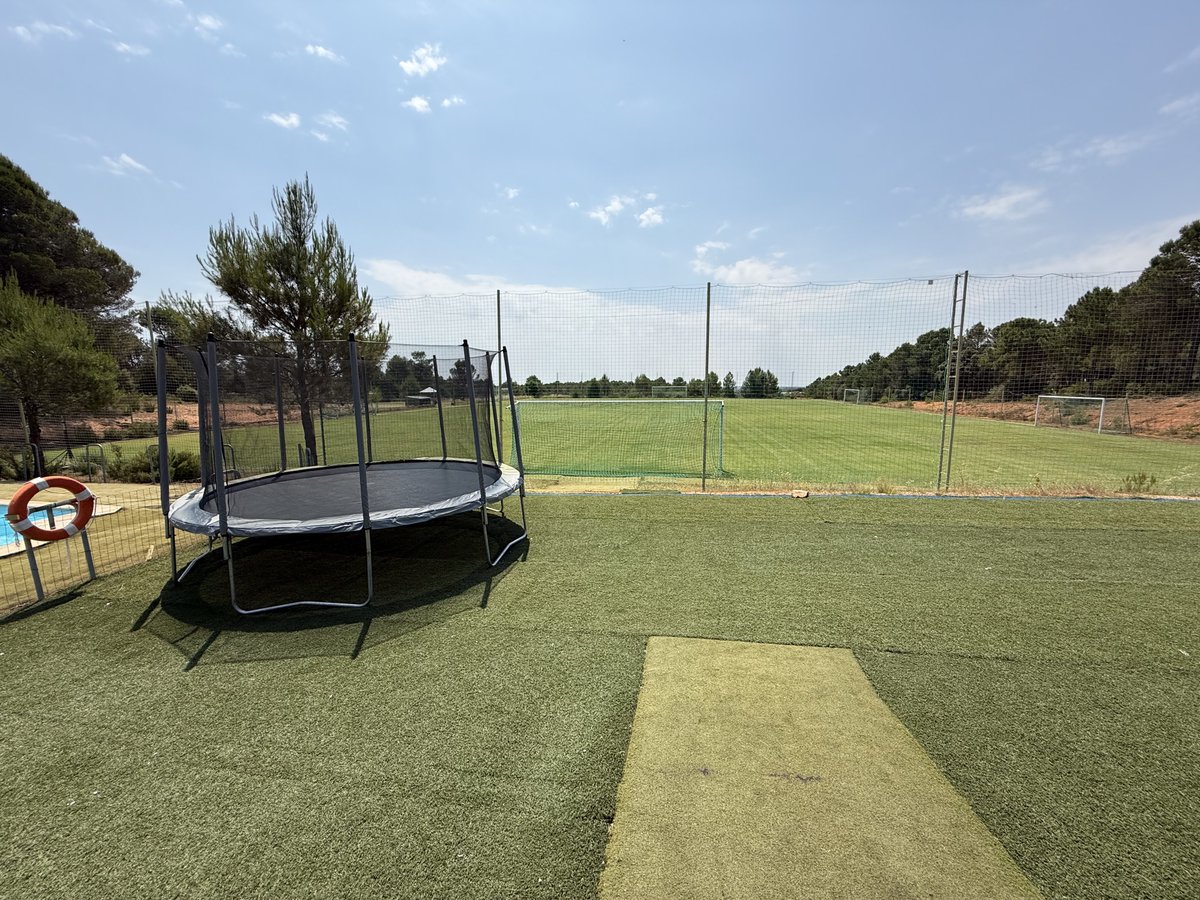 C.F. CRACKS tweet media