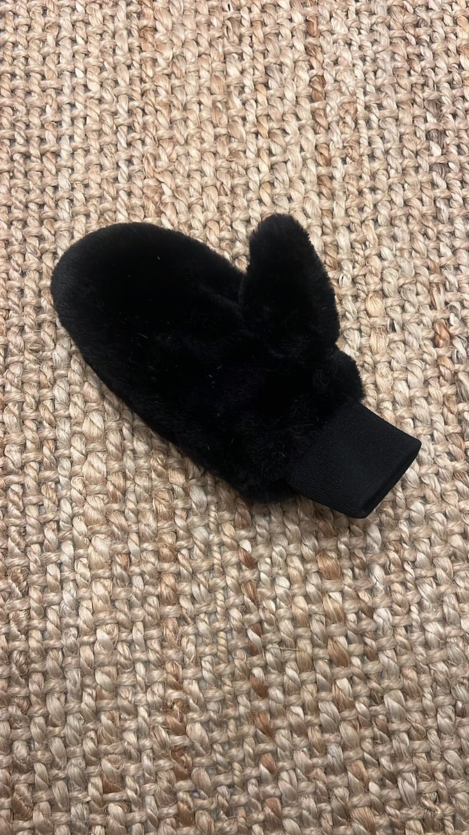 X camiası bir bebeğin ayakkabı tekini bulmuştu,acaba kızımın eldivenin tekini de bulabilir miyiz?Göztepe şle Caddebostan Macro arasında bi yerlerde kayboldu