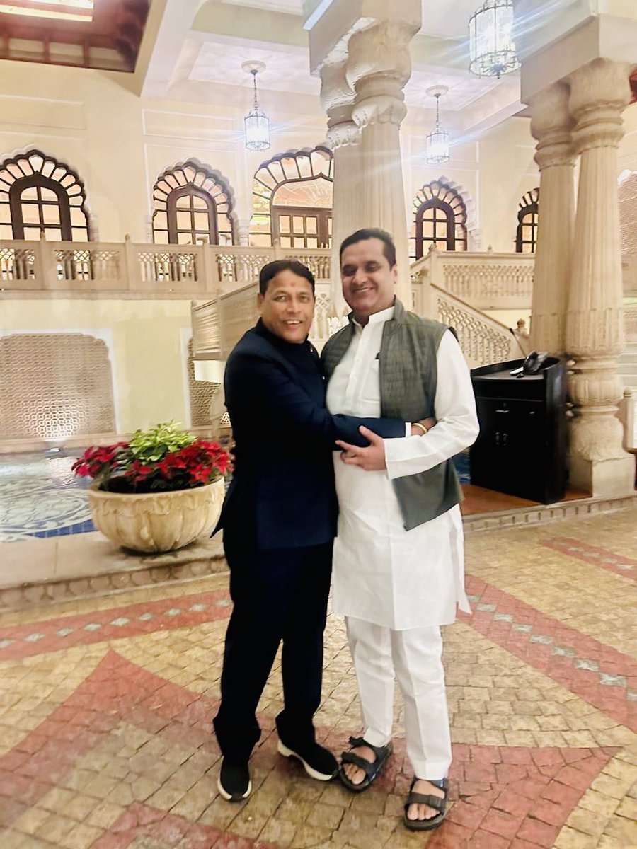 जयपुर स्थित होटल रामबाग पैलेस में पूर्व कैबिनेट मंत्री एवं अंता से विधायक श्री प्रमोद जैन भाया जी के साथ।