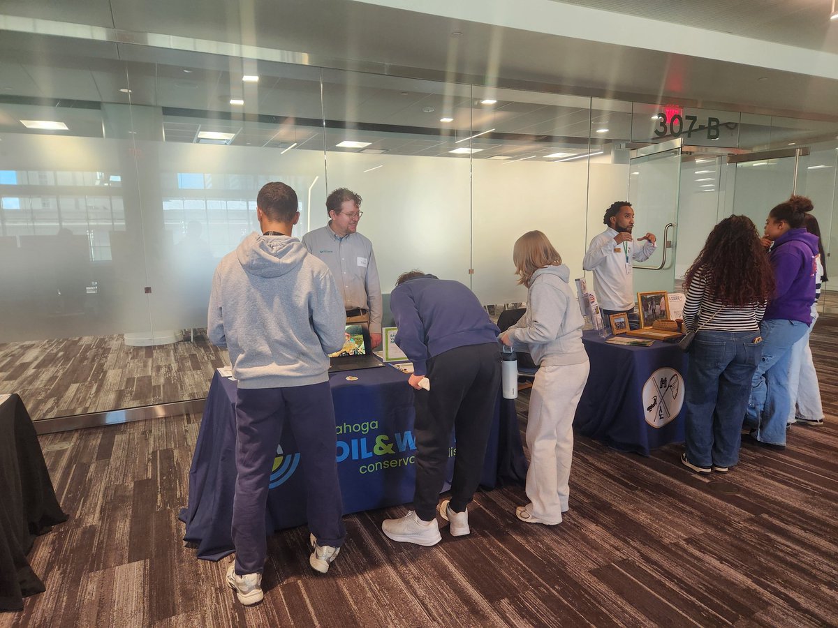 Mrs Jones tweet media