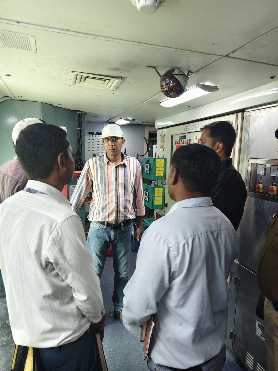 DRM Varanasi tweet media