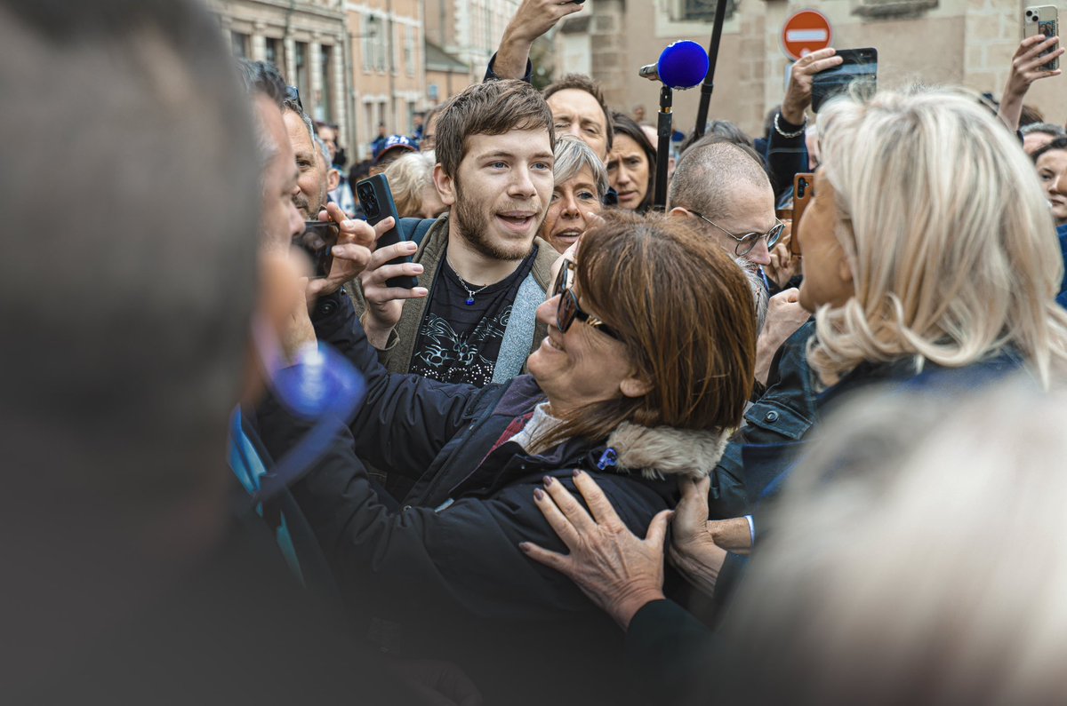 Marine Le Pen tweet media