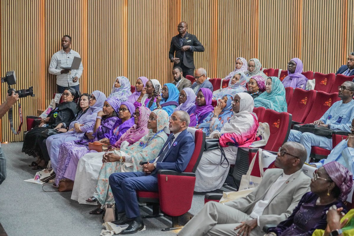 ONUMauritanie's tweet photo. 🇺🇳🩷♀️ Aujourd'hui @ONUMauritanie a célébré la journée Internationale des femmes #JIF avec son personnel. Ce fût l'occasion d'honorer les champion(ne) du Genre et discuter de la thèmatique de la journée #justicedroitspourtouteslesfemmesetlesfilles
#womensday #sdg5 #odd5 https://t.co/8Y6fEOVurA
