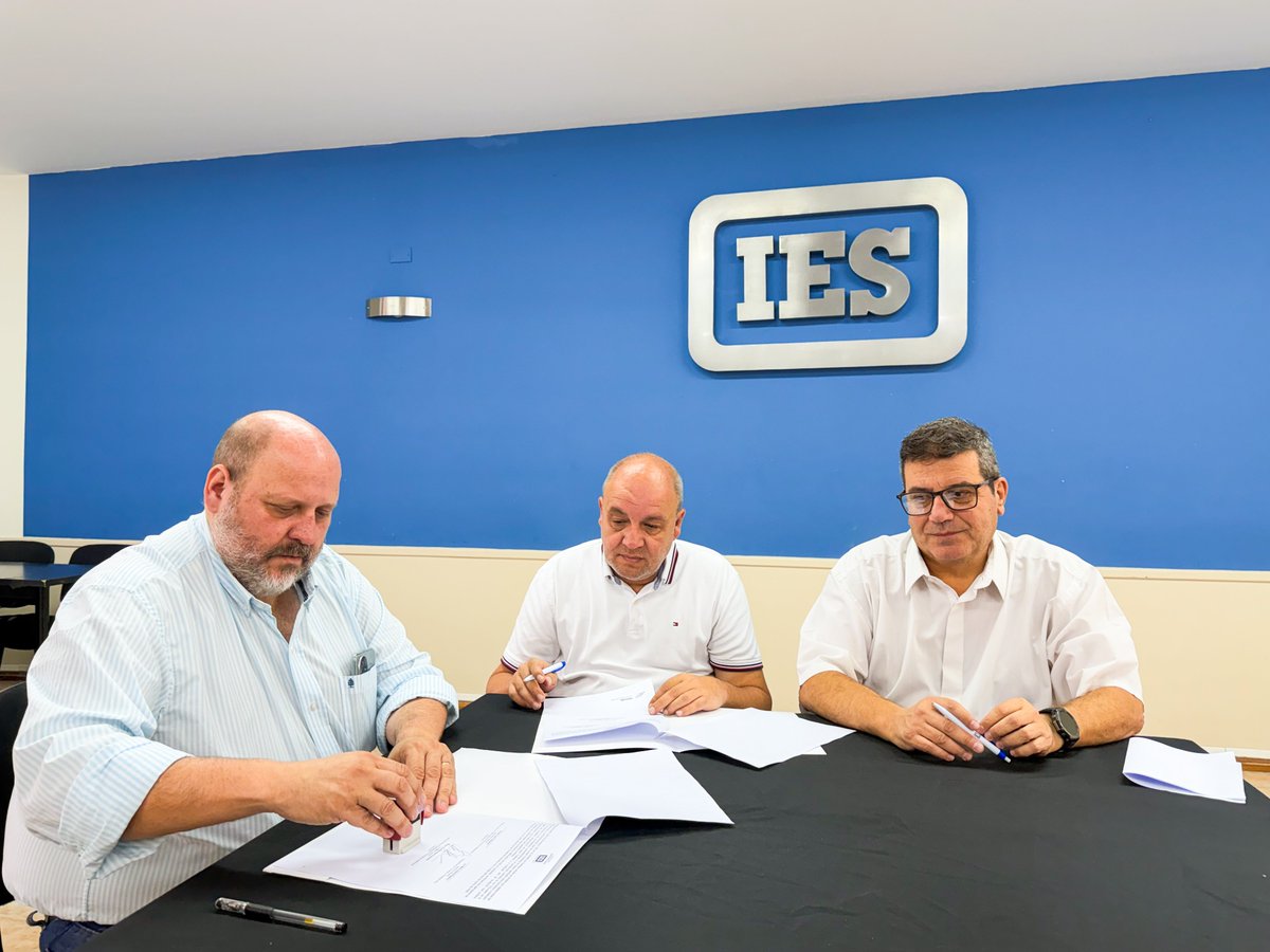 Colegio Universitario IES tweet media