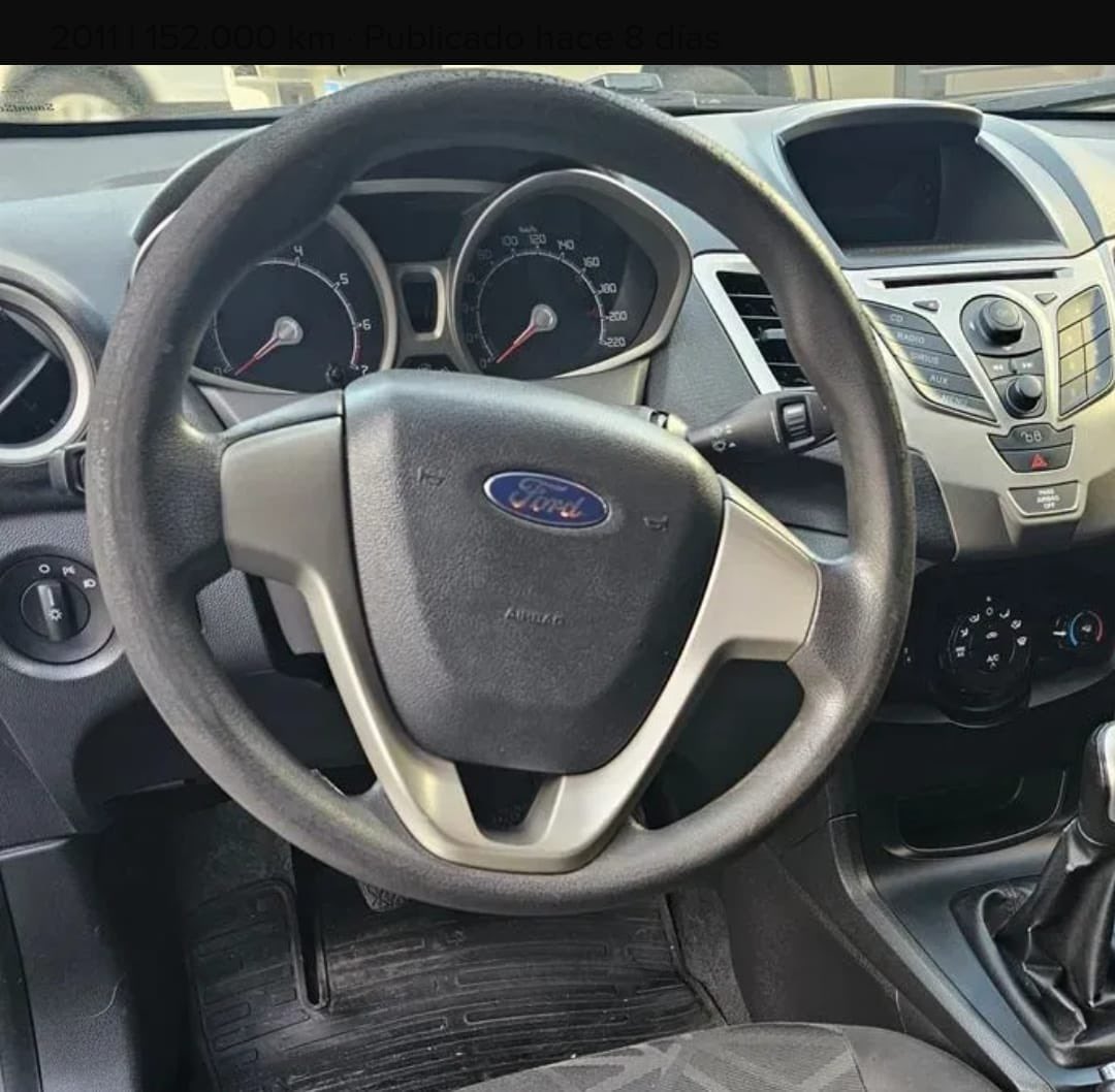 VentCruzada's tweet photo. Fiesta KD Trend. Cómo los reconocemos me preguntas? Sin detalles cromados afuera, sin techo, sin cruise, sin sistema sync y sin apoyabrazos central. Lo bueno querés saber? En seguridad mantiene los 7 airbags y ESP.
Les dejamos este rejunte de fotos de @Toto_mayorano https://t.co/pY7yC6WLhD