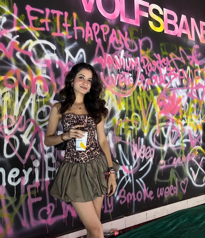 ExposeEmAlI's tweet photo. Would you grab a drink with this slut??
#wankchat #feargasm #exposed https://t.co/13yZDXjNU9