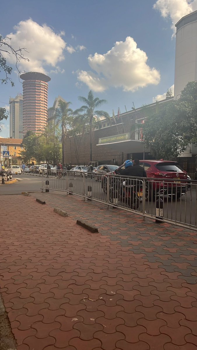 The Red Vests Movement tweet media