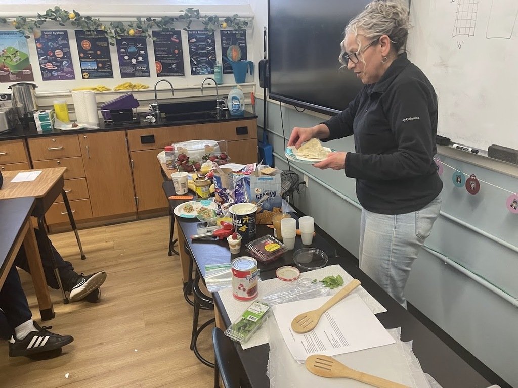 Students in the cooking elective wrapped up the second trimester by making desserts! 🍓🍫🍌