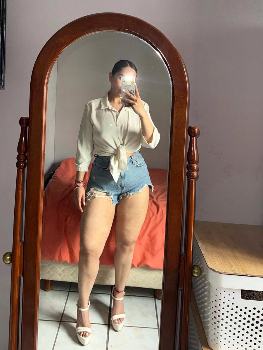 Mini Shorts X 82K tweet media