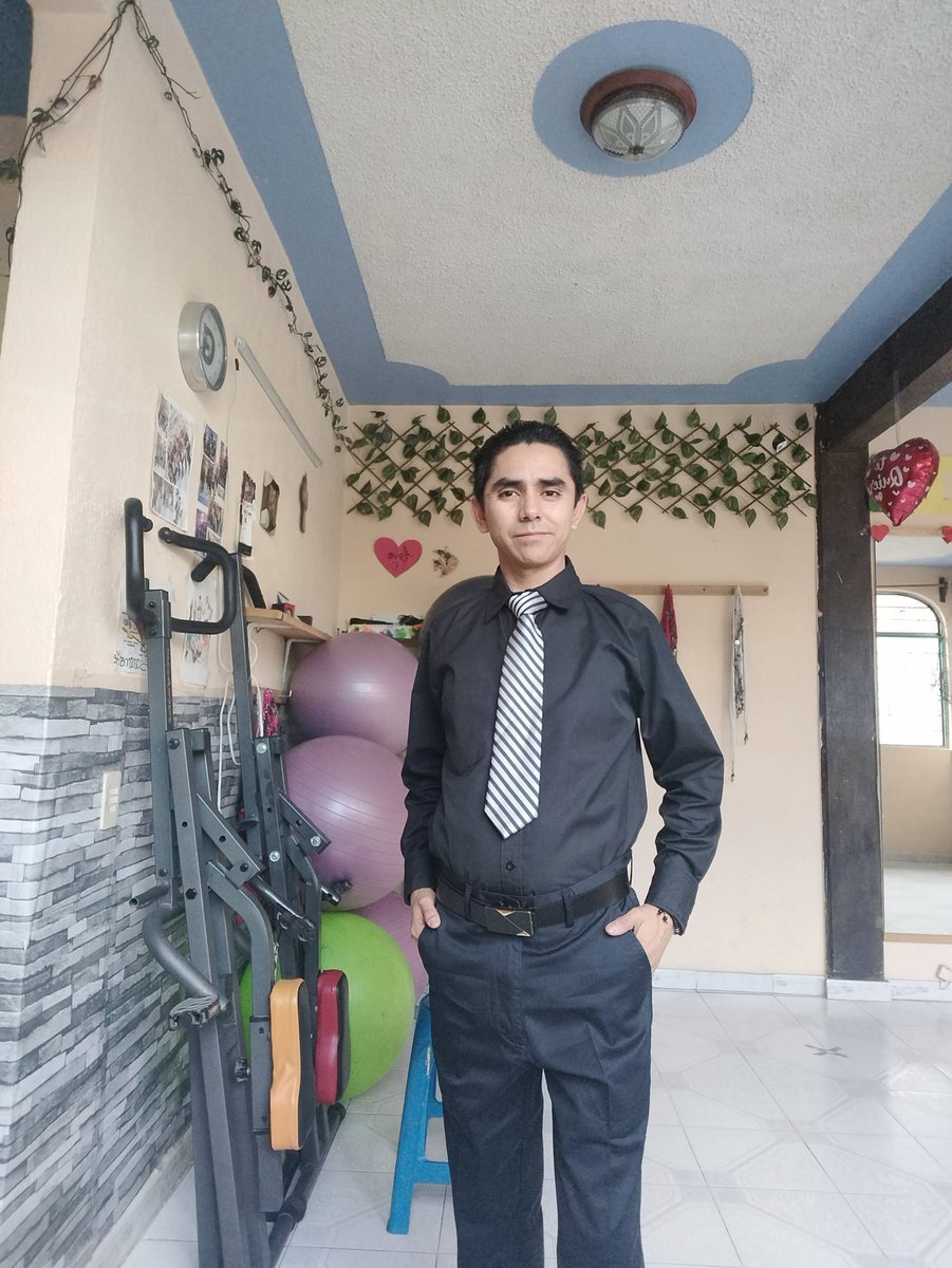 Carlos519743's tweet photo. @alo93210 Hola!!!!
Buenos días.
Siguen buscando single???
Me llamo Gustavo tengo 32 años disponible,con experiencia en el ambiente, cuento con lugar para recibir mañana después de las 5 de la tarde en Chimalhuacán. 
Saludos!!!! https://t.co/YmewGJyMUO
