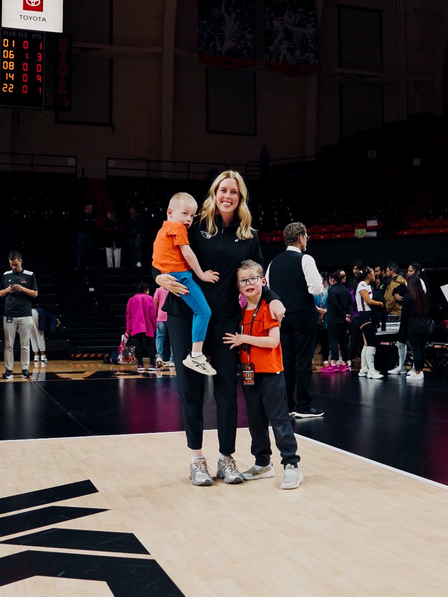 Oregon State Volleyball tweet media