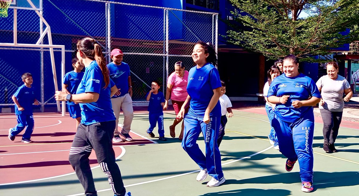 indeselsalvador's tweet photo. #PROADI | Personal de nuestra Oficina Departamental de La Paz desarrolló una sesión de entrenamiento en la Escuela de Educación Especial de Zacatecoluca, como parte de las acciones del Programa de Academias Deportivas Inclusivas (PROADI).
En la actividad se aplicaron el Test de Illinois, de coordinación y equilibrio.
#ConstruyendoElCamino