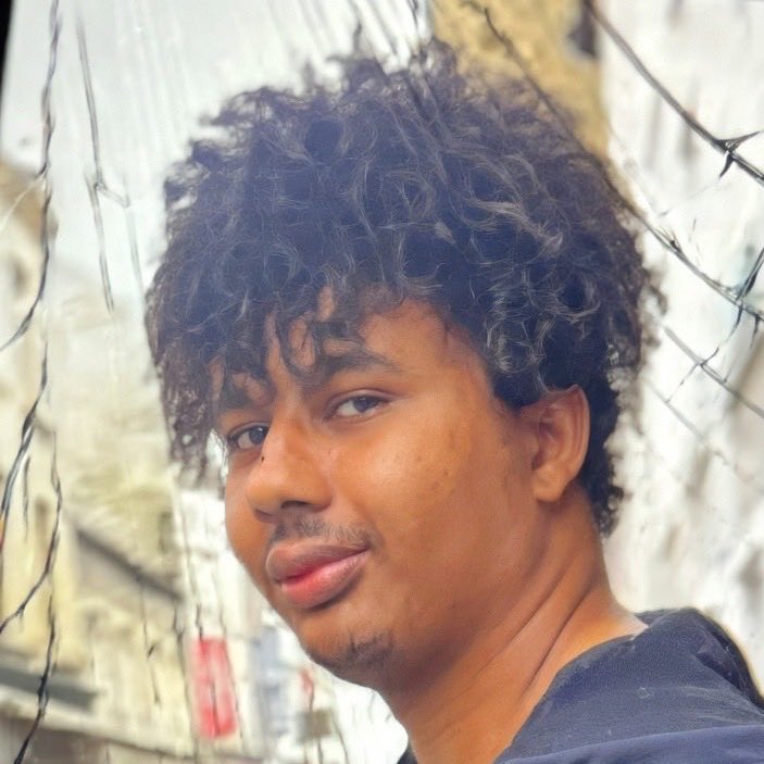 Le visage du monstre qui a fait subir l’enfer à Mégane.

Le visage d’Oumar Ndiaye, celui qui n’aurait jamais dû être libre au moment des faits de par ses antécédents judiciaires.

La justice a failli. Il est IMPÉRATIF qu’elle se rattrape !