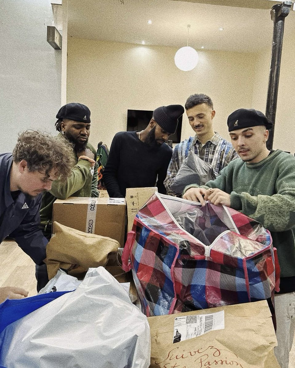 LONGUE VIE À TOUS MENNÉS ❤️ tweet media