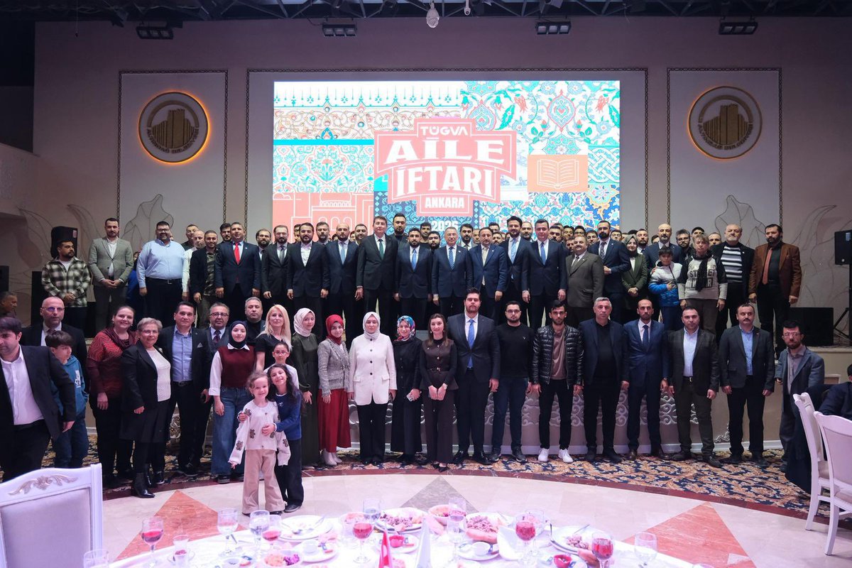 📍 Ankara Aile İftarı

Kalabalık sofralar değil, güçlü kardeşlikler kurmak derdindeyiz. 👋🏻

Ankara’nın samimiyetine, iftarın huzuruna ortak olduk. Göz göze, diz dize, gönül gönüle... ✨
Niyetimiz halis, kardeşliğimiz baki! 🤲🏻