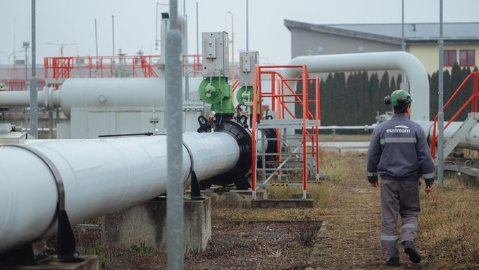 📷 Gazprom: Ukrayna, TürkAkım ve Mavi Akım'a saldırdı
- Rus enerji şirketi Gazprom, Ukrayna'nın TürkAkım ve Mavi Akım doğal gaz boru hatlarına sevkiyat yapılan tesislere son iki hafta içerisinde 12 defa saldırdığını ve saldırıların püskürtüldüğünü bildirdi.