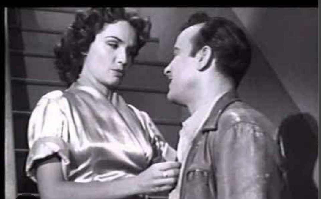 OrneHoyer's tweet photo. #MagdaGuzman en la película 🎥
#LaVidaNoValeNada de 1955
Junto a #PedroInfante

#Recordando a #MagdaGuzman https://t.co/R5CYlFVjUn