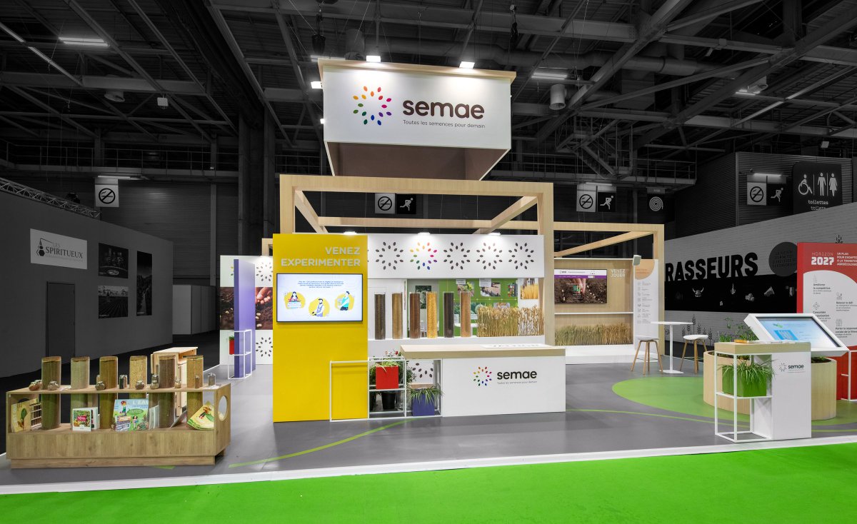 R2 Stand & Event tweet media