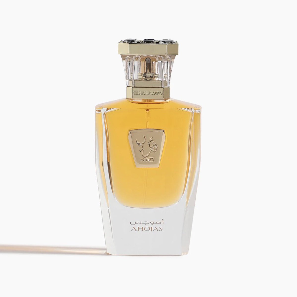 Parfumeur_2_0's tweet photo. Il y a des parfums que l'on porte, et d'autres qui nous transportent. Ahojas de Hind al oud fait partie de cette deuxième catégorie. Dès les premières notes de figue, on sent la rareté d'un assemblage parfaitement équilibré, qui s'épanouit sur un fond de miel chaud et envoûtant. Un indispensable pour les amateurs de parfums de niche.
Pyramide :

• Ouverture : Fraîcheur fruitée de la Figue.
• Âme : Caractère intense du Tabac.
• Sillage : Douceur persistante du Miel.

#NichePerfume #LuxuryLifestyle #HindAlOudPerfumes #FragranceGram #Ahojas
