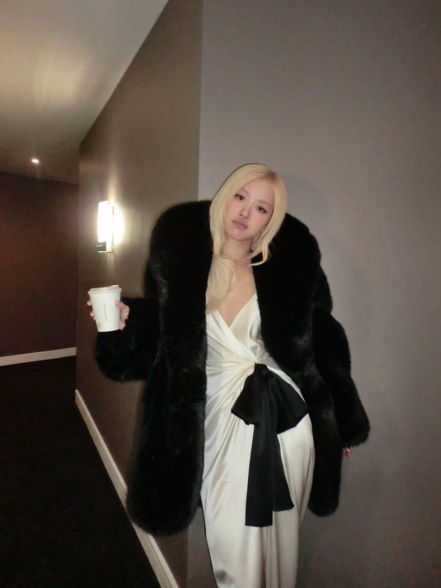 My golden Rosievn tweet media