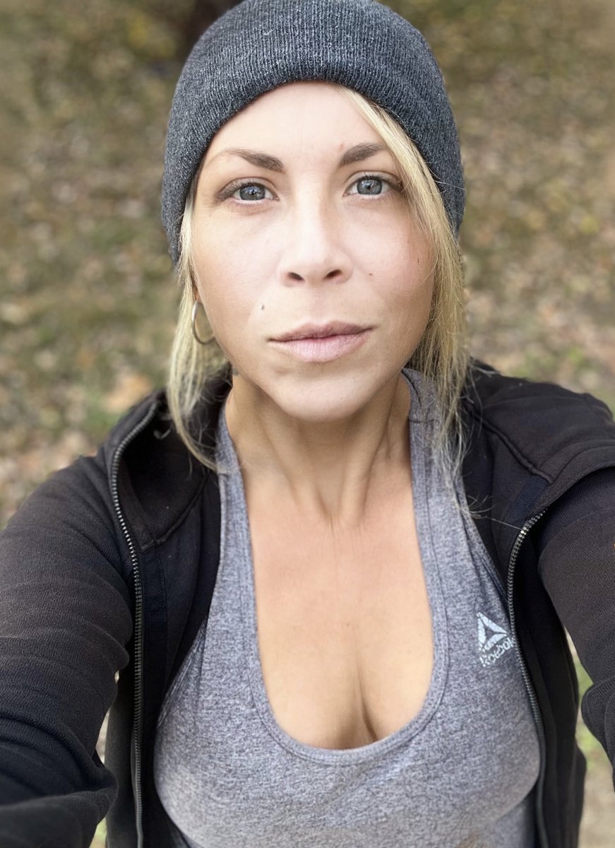 Fʉͫcͧкͭιͪηͣ Holli Would tweet media