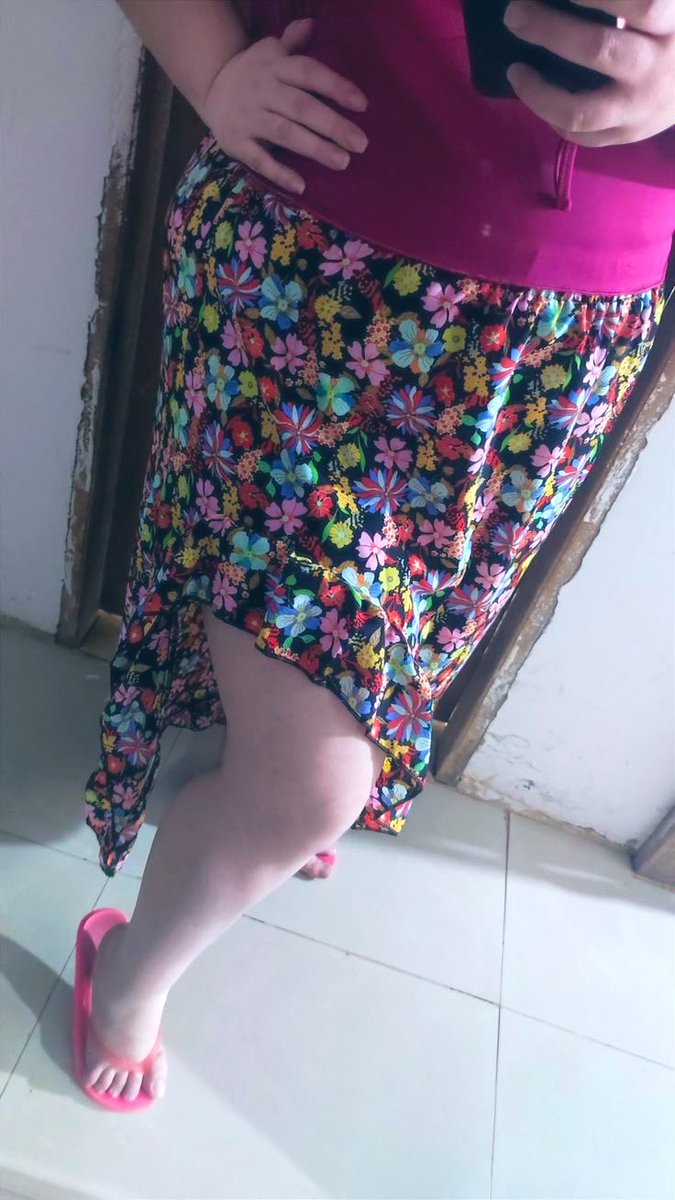 Kaise lag rahi hoon ? Comments me btaein 💋
